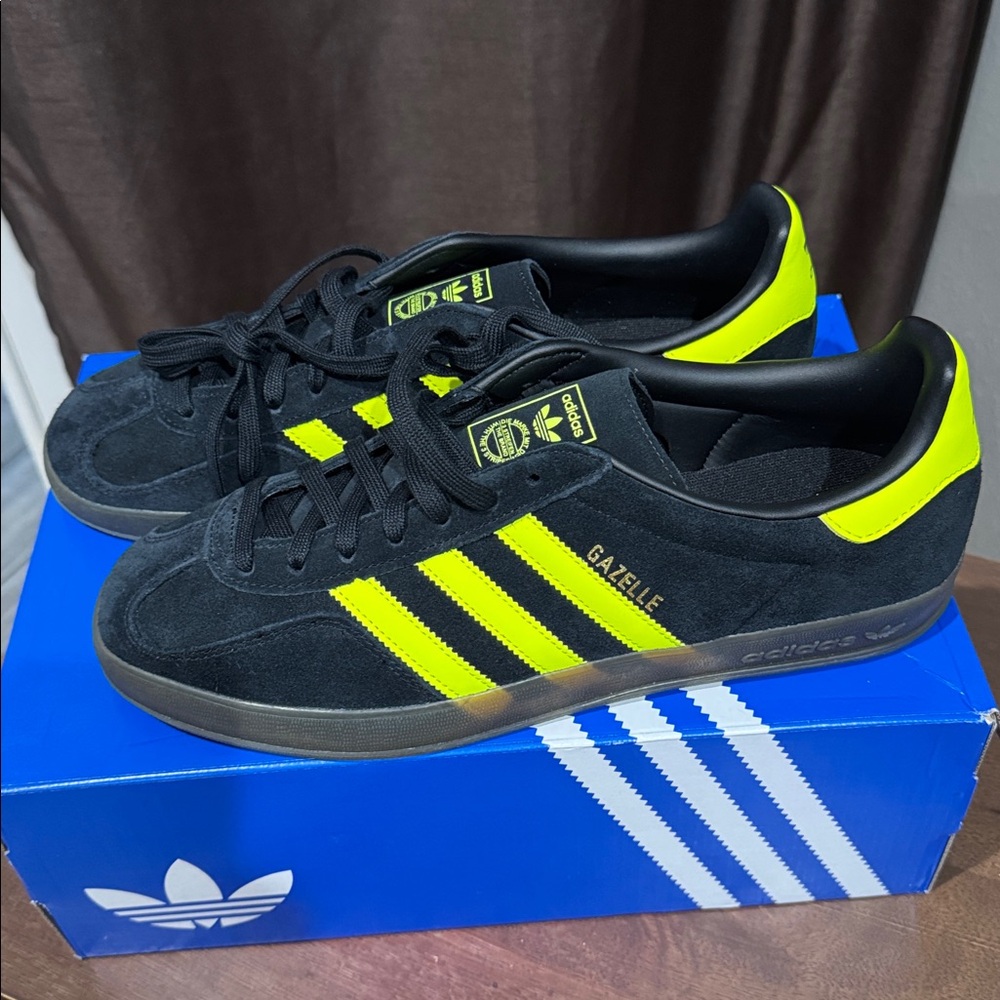 Adidas Gazelle Black and Neon Yellow Sneakers NEW in box Size 12 Men’s